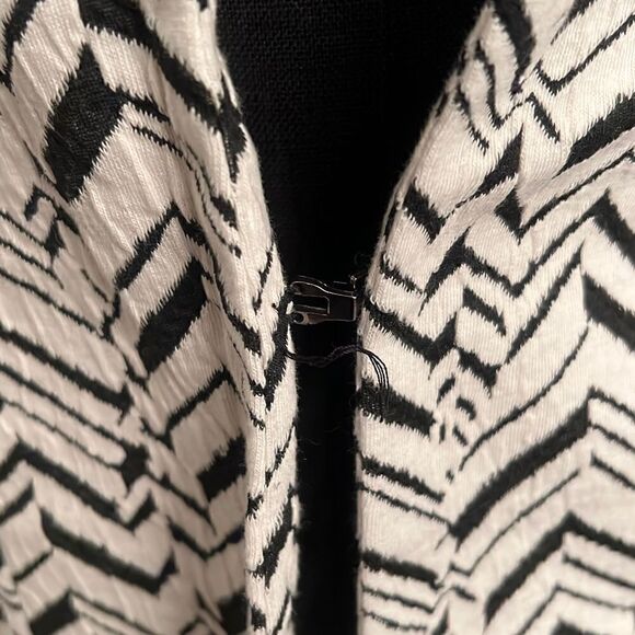 Truworths, Black & White Striped Blazer - Picture 4 of 8